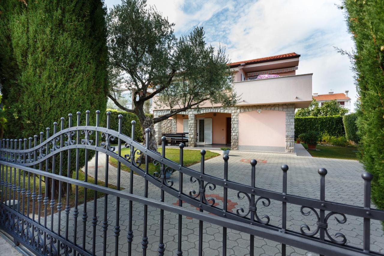 Premium Apartment Near Center And Beach With Parking Krk Town Exterior foto