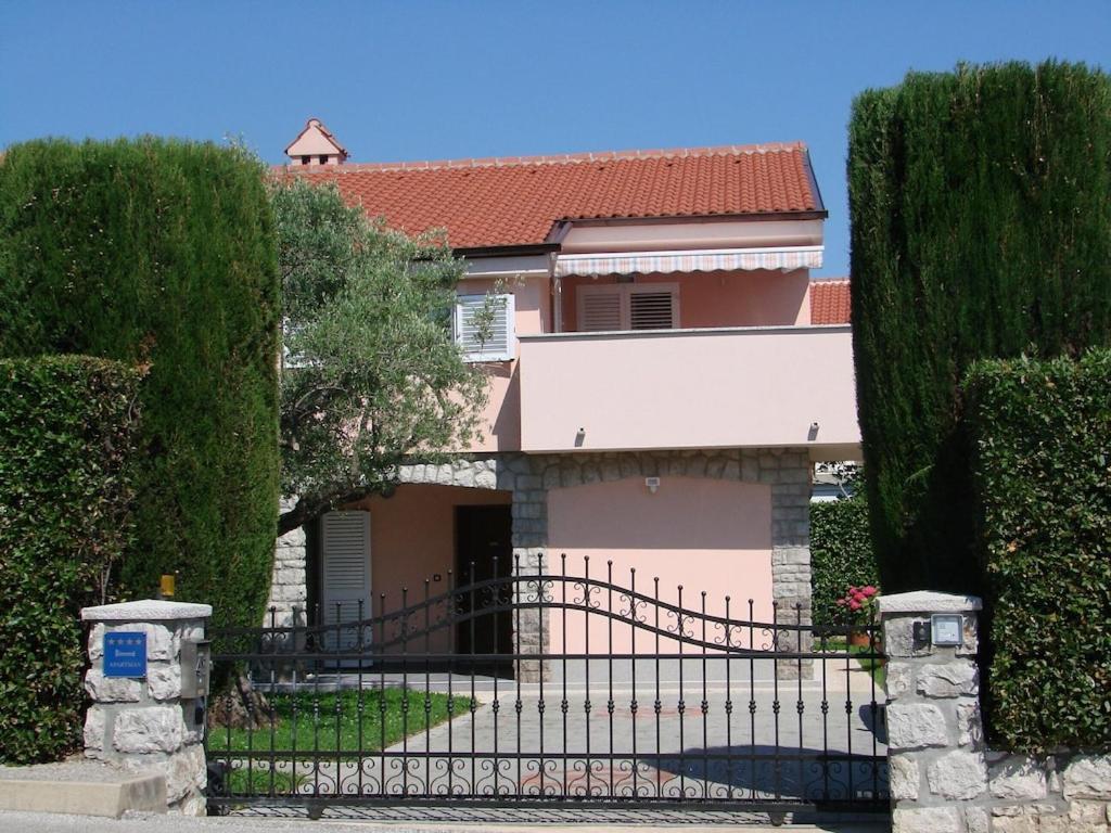 Premium Apartment Near Center And Beach With Parking Krk Town Exterior foto