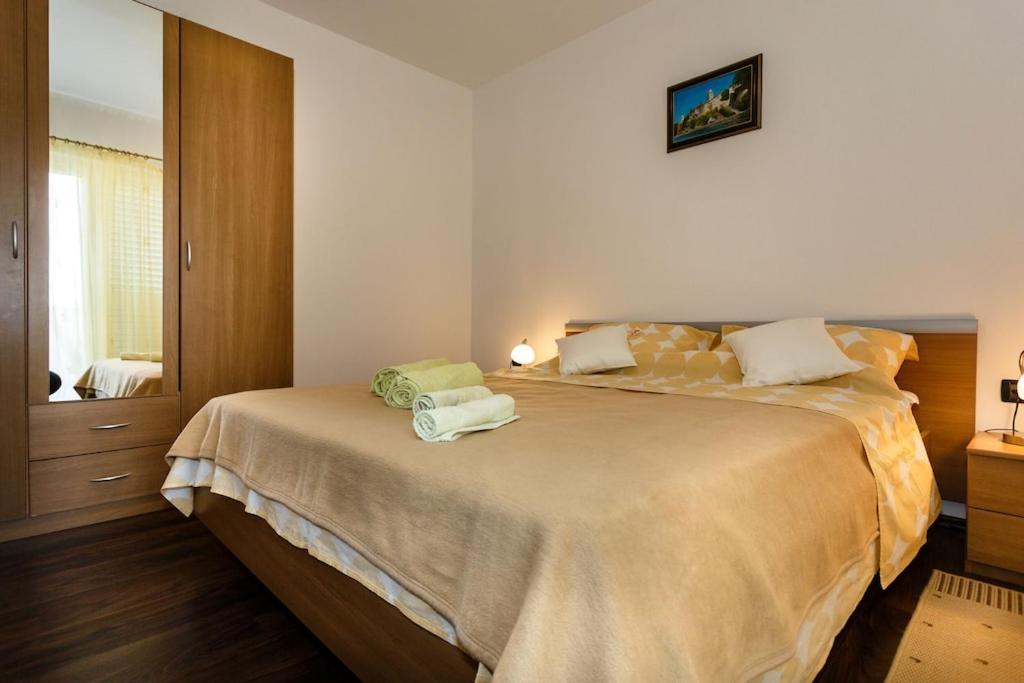 Premium Apartment Near Center And Beach With Parking Krk Town Exterior foto